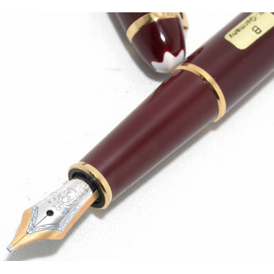 PLUMA ESTILOGRAFICA MONTBLANC MEISTERSTUCK 144 BURDEOS