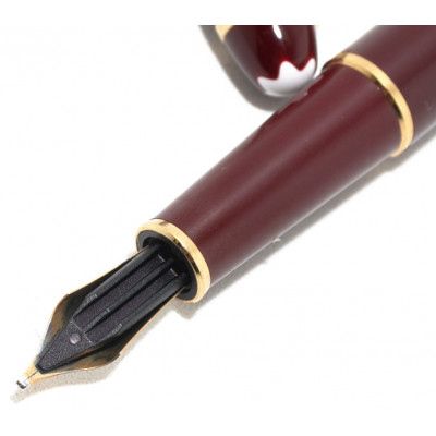 PLUMA ESTILOGRAFICA MONTBLANC MEISTERSTUCK 144 BURDEOS