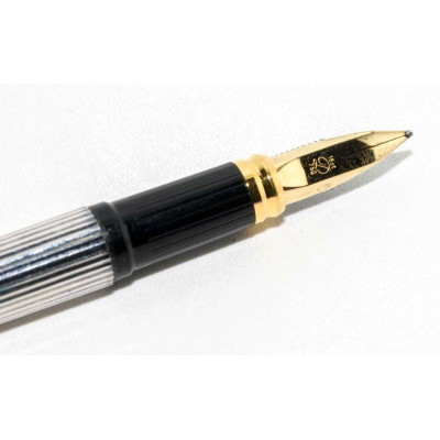 PLUMA DUPONT PLATA