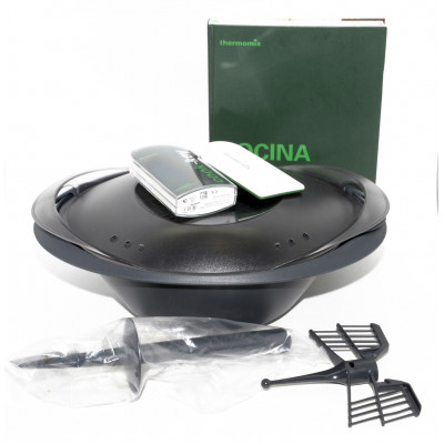 Vorwerk Thermomix TM5-1 con accesorios.