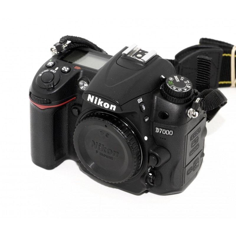 Nikon CF-DC-3 - Funda semisuave para cámara réflex digital Nikon D7000,  color negro