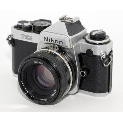CAMARA RÉFLEX NIKON FE-2 + NIKKOR 50MM 1.8