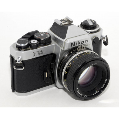 CAMARA RÉFLEX NIKON FE-2 + NIKKOR 50MM 1.8