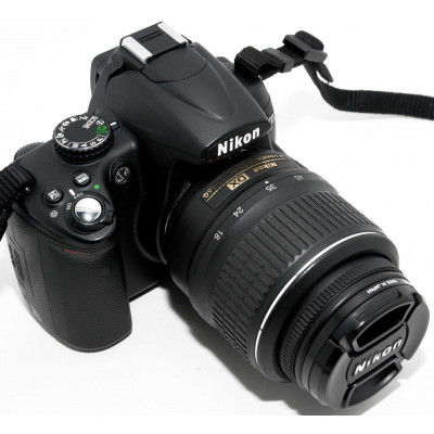 Camara Reflex Digital Nikon D5000 + NIKON 18-55mm