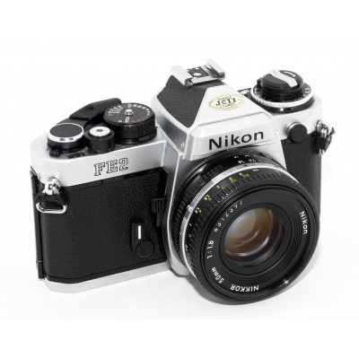 CAMARA RÉFLEX NIKON FE-2 + NIKKOR 50MM 1.8