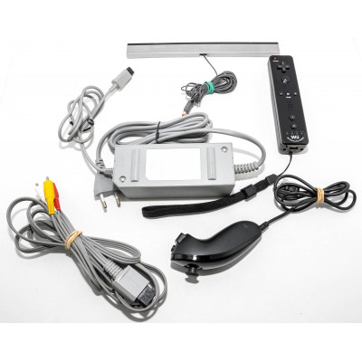 CONSOLA NINTENDO WII NEGRA CON MANDO