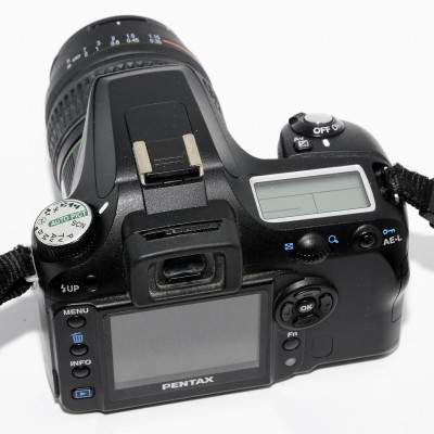 CAMARA MIRRORLESS PENTAX K-01 16MP