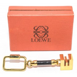 LLAVERO LOEWE LETRA E