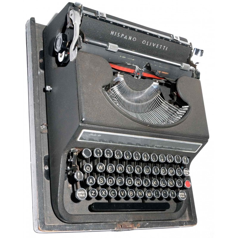 Máquina de escribir Olivetti. 