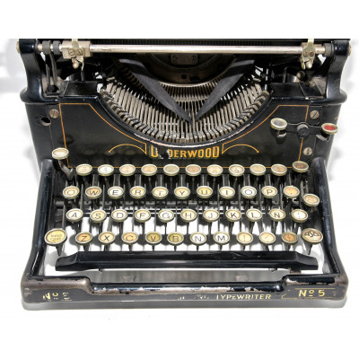 MAQUINA DE ESCRIBIR UNDERWOOD 5