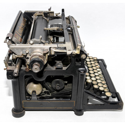 MAQUINA DE ESCRIBIR UNDERWOOD 5