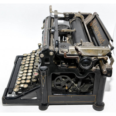 MAQUINA DE ESCRIBIR UNDERWOOD 5