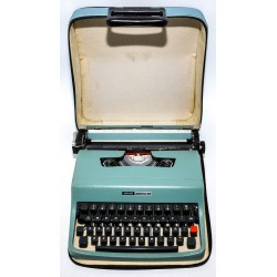 MAQUINA DE ESCRIBIR OLIVETTI LETTERA 22