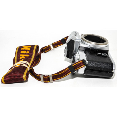 CUERPO CÁMARA REFLEX NIKON FM CHROMO