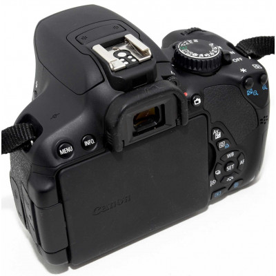 KIT CAMARA DIGITAL REFLEX CANON EOS 650D