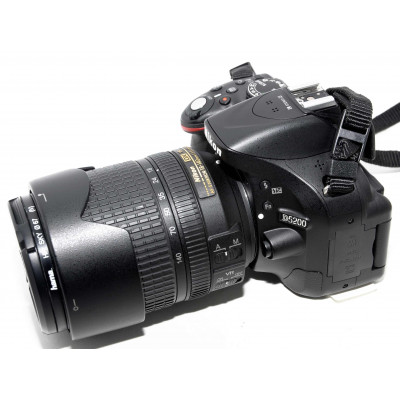 CÁMARA REFLEX DIGITAL NIKON D5200 + NIKON 18-140