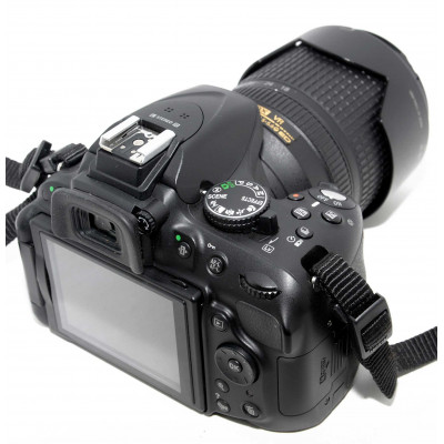 CÁMARA REFLEX DIGITAL NIKON D5200 + NIKON 18-140