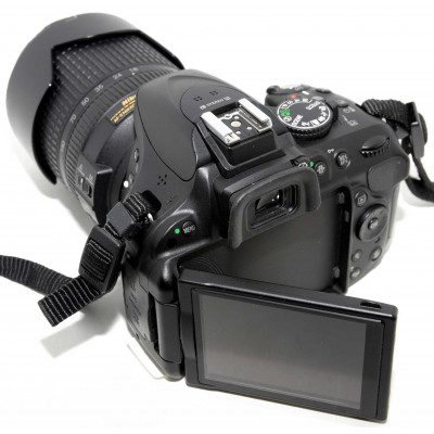 CÁMARA REFLEX DIGITAL NIKON D5200 + NIKON 18-140