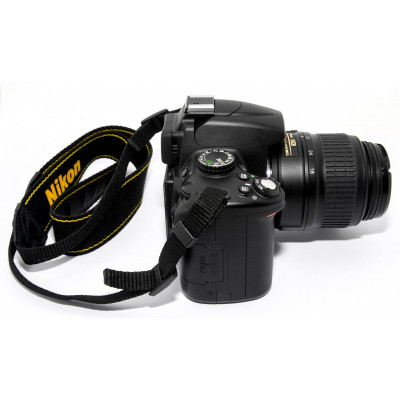 CAMARA REFLEX NIKON D5000 + NIKKOR 18-55MM