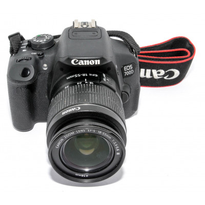 CÁMARA REFLEX DIGITAL CANON 700D EFS + 18-55MM III