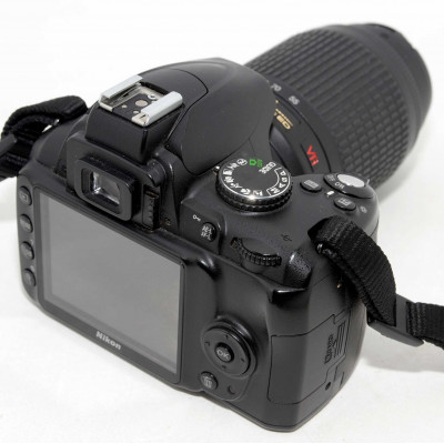 CAMARA REFLEX DIGITAL NIKON D3000 + NIKON 55-135mm