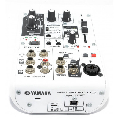 MESA MEZCLAS YAMAHA AG03