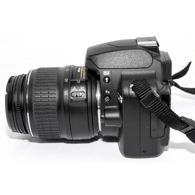 CÁMARA DIGITAL NIKON D40 + 18-55MM