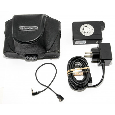 CAMARA REFLEX YASHICA ELECTRO 35 + 45MM F: 1.7