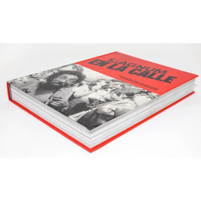 LIBRO MAGNUM EN LA CALLE