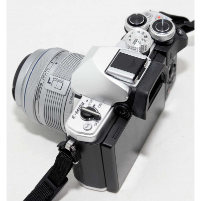 CAMARA REFLEX DIGITAL OLYMPUS OM-D EM-M10 II