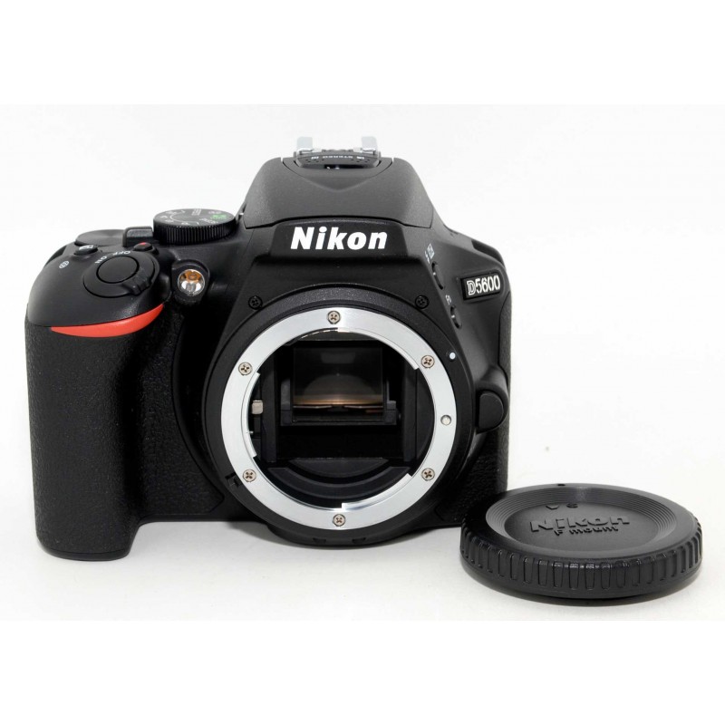 Cámara réflex digital Nikon D5600 con lente de 18-55 mm – TechCam