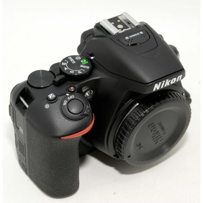 KIT CÁMARA RÉFLEX DIGITAL NIKON D5600 + NIKON 18-55MM VR