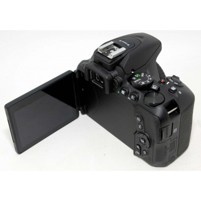 KIT CÁMARA RÉFLEX DIGITAL NIKON D5600 + NIKON 18-55MM VR