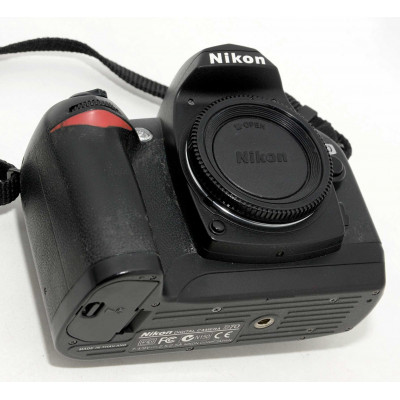 CÁMARA RÉFLEX DIGITAL NIKON D70