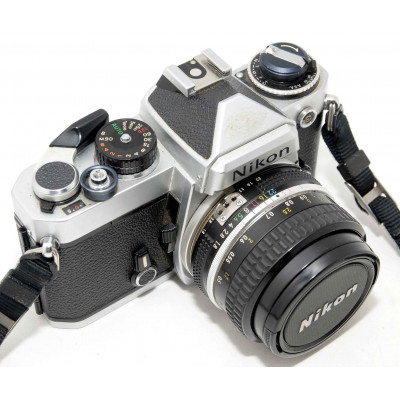 CAMARA RÉFLEX NIKON FE + NIKKOR 50MM 1.8