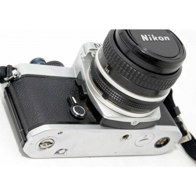 CAMARA RÉFLEX NIKON FE + NIKKOR 50MM 1.8