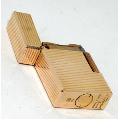 MECHERO DORADO EN CAJA DUPONT