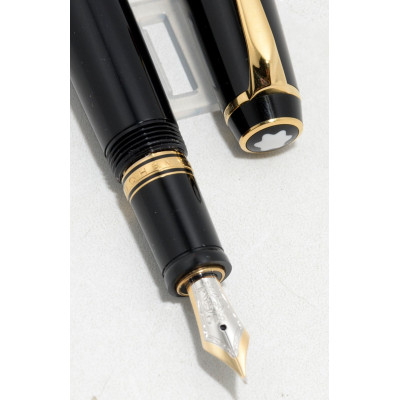 PLUMA ESTILOGRAFICA RETRACTIL MONTBLANC BOHEME