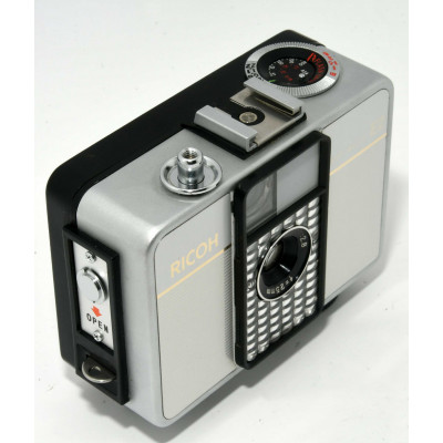 CAMARA ANALOGICA COMPACTA RICOH HALF FRAME E2