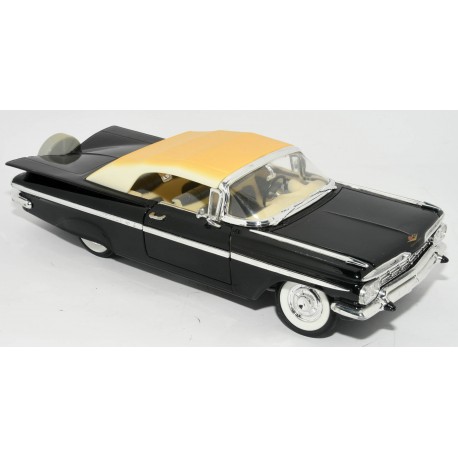 COCHE A ESCALA CHEVROLET IMPALA 1:18 ROAD TOUGH