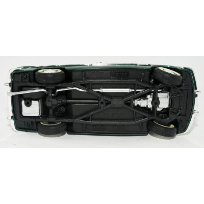 COCHE A ESCALA FORD 1949 1:18 SOLIDO