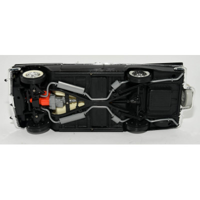 COCHE A ESCALA CHEVROLET IMPALA 1:18 ROAD TOUGH