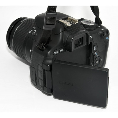 CAMARA REFLEX DIGITAL CANON EOS 600D + 18-55MM