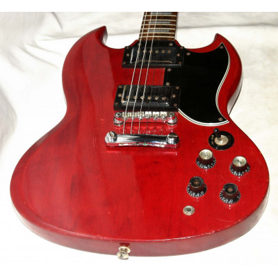 GUITARRA ELÉCTRICA EPIPHONE SG STANDARD CHERRY CON GOLPE Y FUNDA RIGIDA