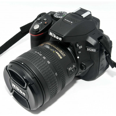 CÁMARA REFLEX NIKON D5300 + NIKKOR 18-70MM
