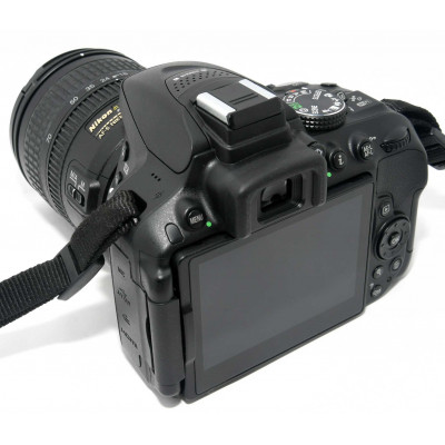 CÁMARA REFLEX NIKON D5300 + NIKKOR 18-70MM