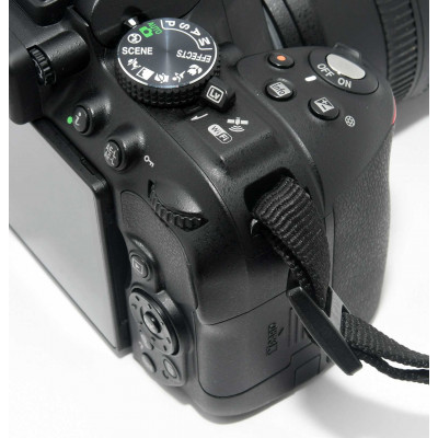 CÁMARA REFLEX NIKON D5300 + NIKKOR 18-70MM