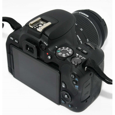 CAMARA DIGITAL REFLEX CANON EOS 200D