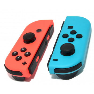 CONSOLA NINTENDO SWITCH AZUL Y ROJA