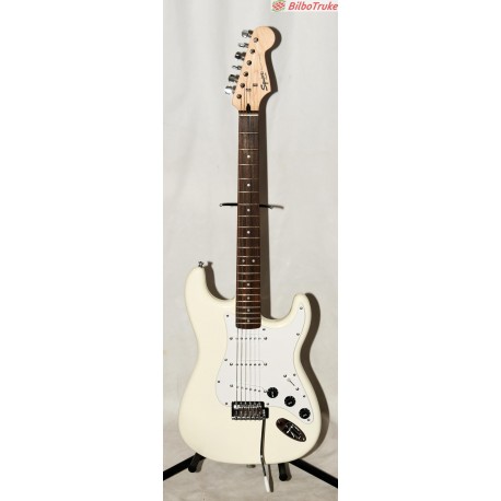 GUITARRA ELÉCTRICA FENDER SQUIER BULLET STRAT